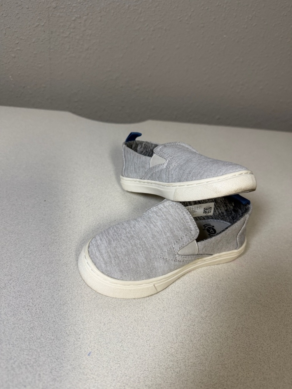 Toms Slip-On Shoes in Light Gray with Blue Heel Tabs - Picture 5 of 7
